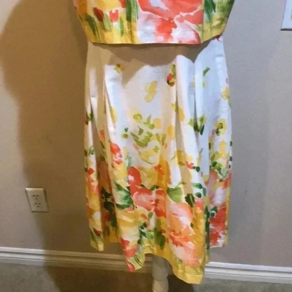 COVINGTON Vibrant Floral One Piece Pleated Dress Crop Top Overlay & Cap Sleeves - Picture 3 of 11